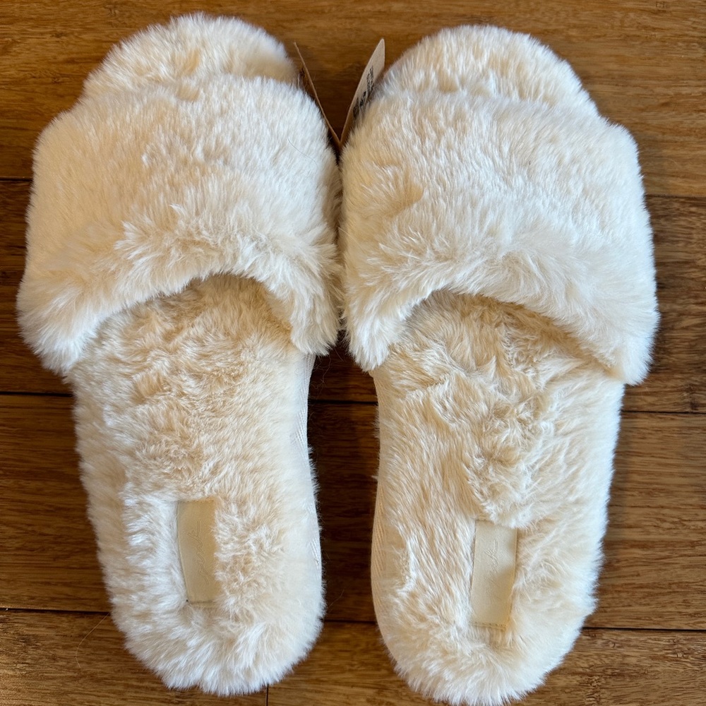 Victoria’s Secret PINK plush ivory slippers